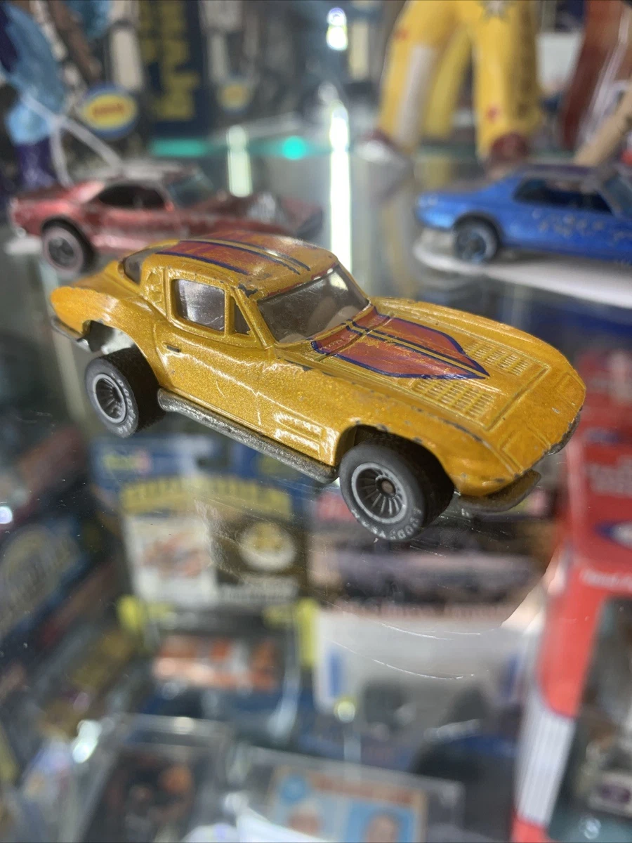 Hot Wheels Chevrolet 1963 Vehicle Year Vintage Manufacture Diecast