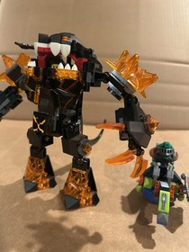 LEGO NEXO KNIGHTS: Infernox Captures the Queen (70325) - 95% Complete