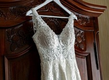 Essence of Australia Ivory Wedding Dress D2679