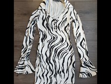 Pretty Little Thing Zebra Print Flare Sleeve Collar Detail Shift Dress Size 4
