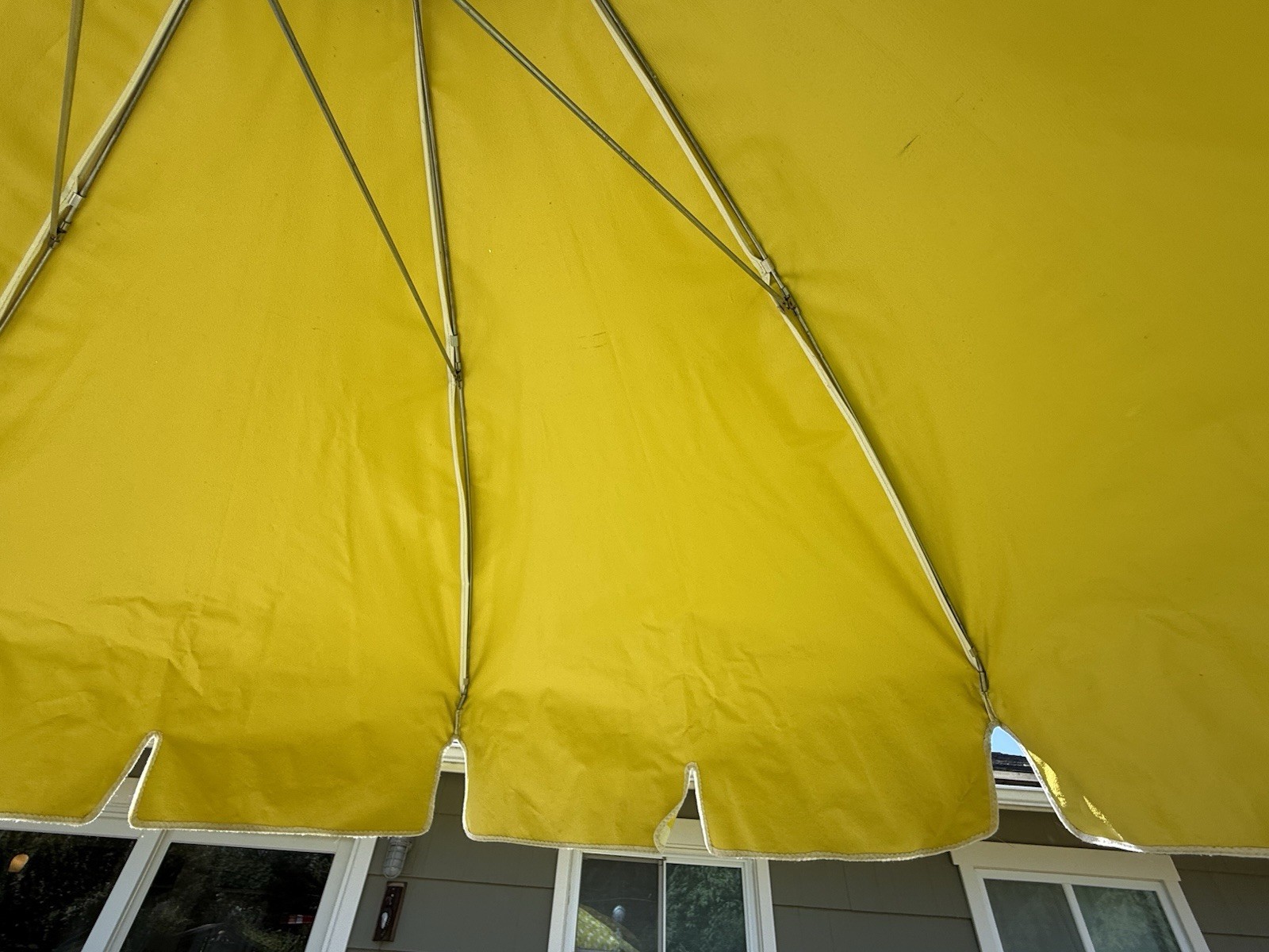 Vintage MCM Vinyl Tilting Finkel Aluminum Patio Umbrella Yellow Polkadots 8ft