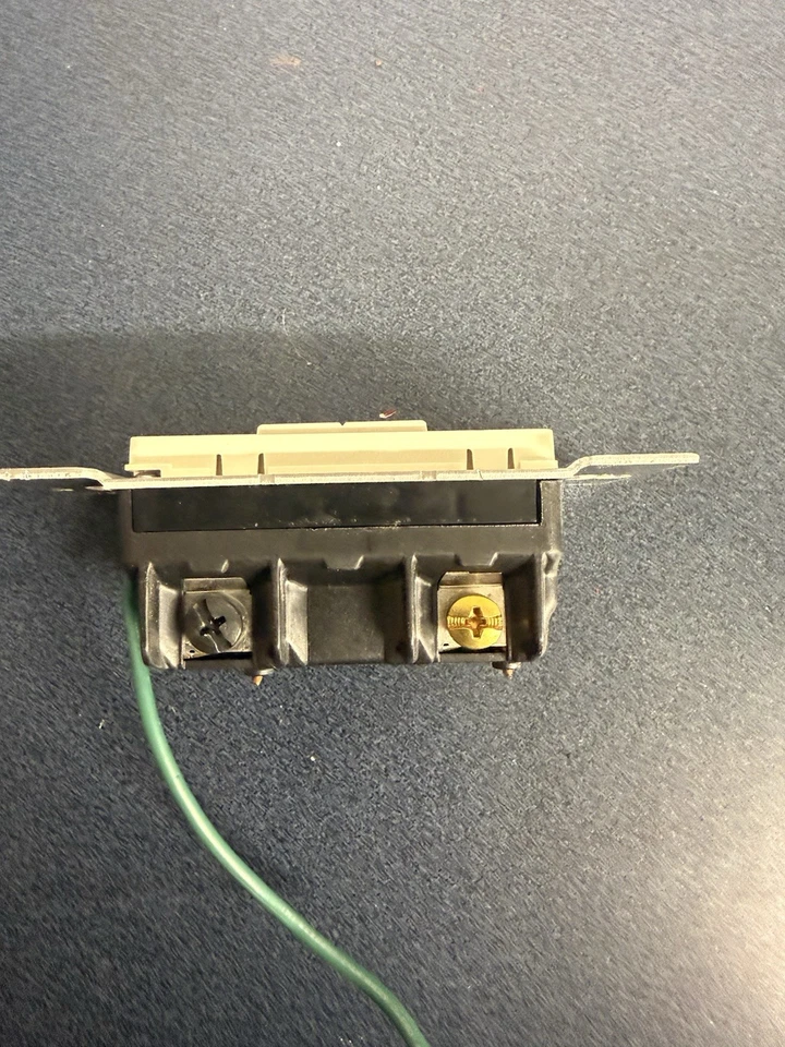 Atenuador Lutron RRD-6CL Light Almond Ra2 Foto 3 de 3