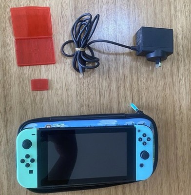 Animal Crossing Nintendo Switch Special Edition Console 32 GB Charger Case
