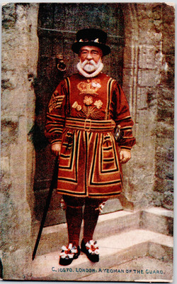 UK England London Yeoman Of The Guard Beefeater Uniform 1920 Postcard