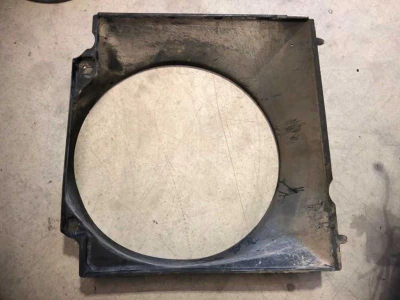 00 Ford F250 Super Duty 7,3 L USADO Cubierta de cubierta del ventilador del radiador Foto 3 de 4