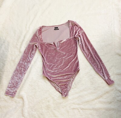 Body En Velours Rose Urban Outfitters - Col Ouvert, Taille M - Neuf Sans étiquette, Super Doux Et Confortable
