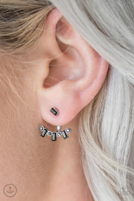 Paparazzi: Courageously Cosmo - Black Earrings