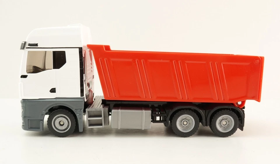 Siku 3518 - MAN TGX 26.520 6x4 Dump Truck - Scale 1:50 New 2025 - Image 3 of 4