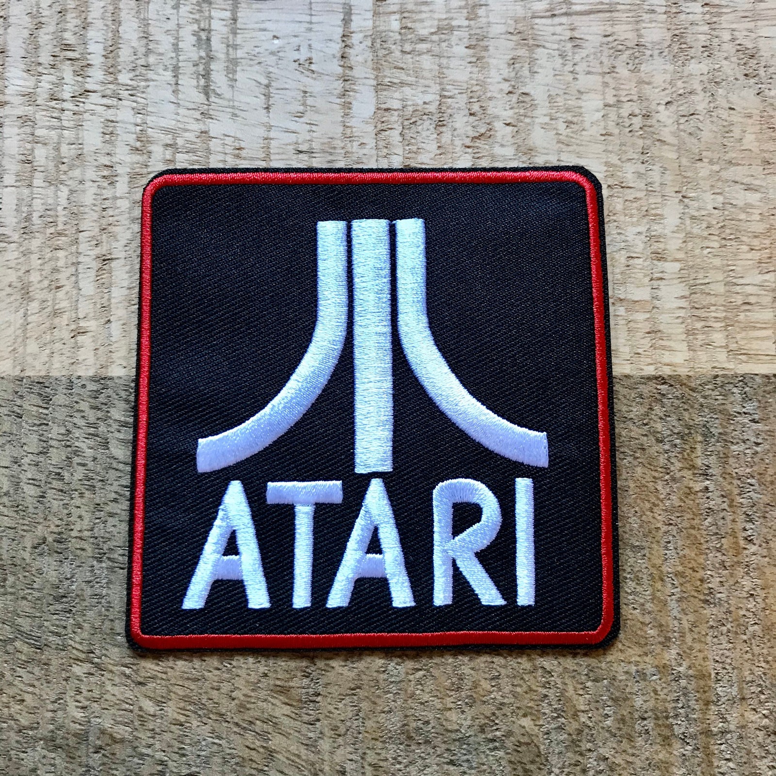 Atari Vídeo Game Logo Inspired Embroidered Sew On Iron On Patch Badge Parche