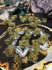 Péridot cristal et résine Elder Futhark runes fait main un mercredi