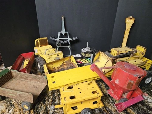 Large Lot Metal Vehicles