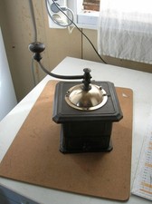 ANCIEN MOULIN à CAFE PEUGEOT en métal 