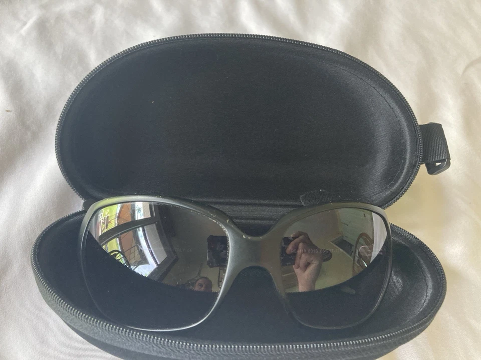 Ray Ban Women’s Black Plastic Frame Sunglasses RB4118 601S 65 17-125 Made Italy - Image 2 of 4