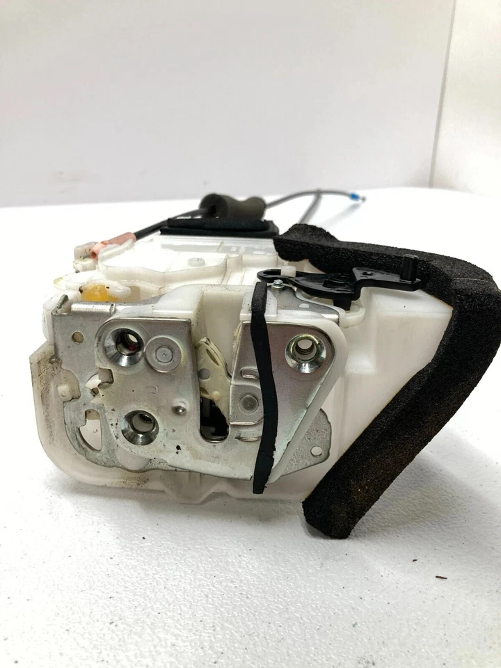 10-14 Subaru Outback Passenger Rear Right Side Door Lock Latch Actuator OEM - Image 3 of 4