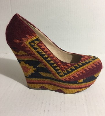 NEW! Steve Madden Pammyy M Wedge Aztec Multi Color Size 9M