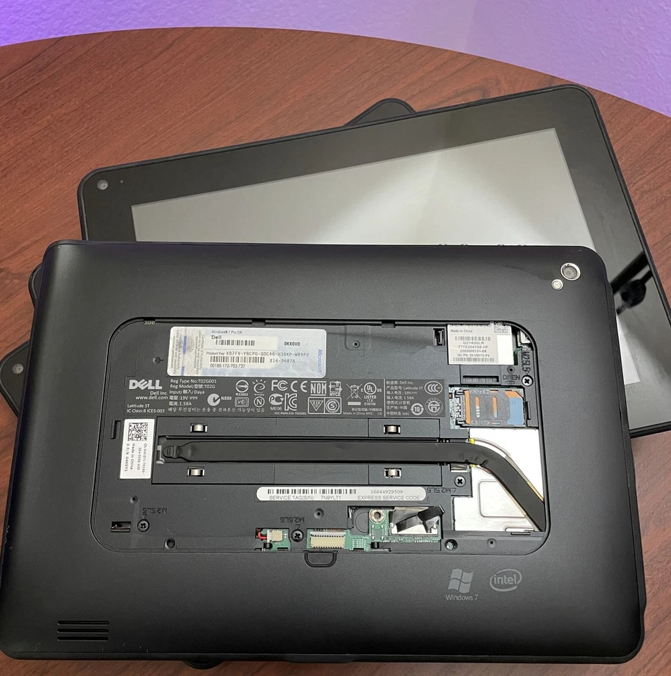 Lot of 4 Dell Latitude ST 10.1” Window 7 Pro T02G001 Black - Powers On *AS IS* - Image 4 of 4