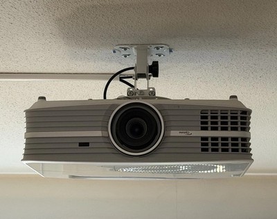 Optoma UHD60 4K UHD DLP Beamer weiß, HDMI VGA LAN USB