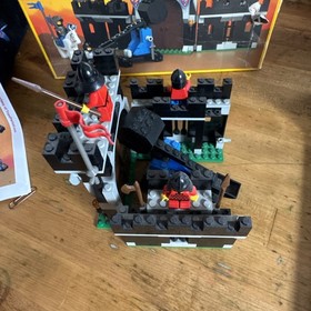 Vintage Lego #6059 - CASTLE KNIGHTS STRONGHOLD INCOMPLETE w/BOX No Horse