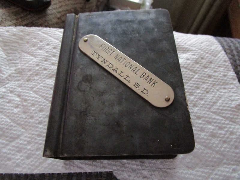 Vintage Bank First National Bank Tyndall, S.D. (South Dakota) No Key Book Shape