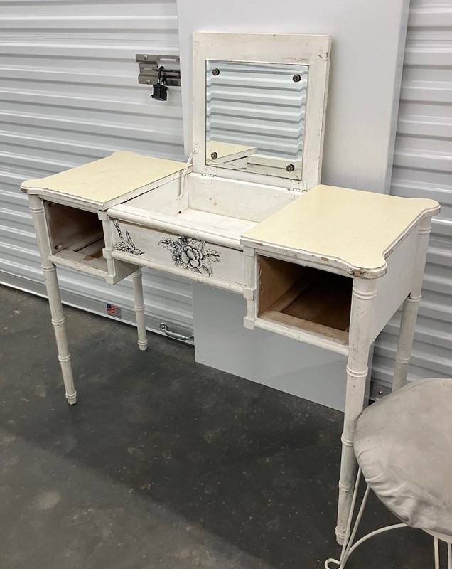 Rare Dixie Brand Antique Vanity table 