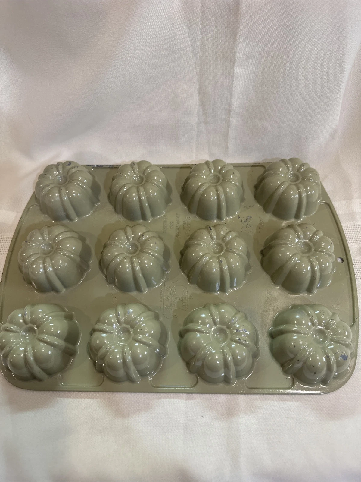 Nordic Ware Mini Bundt Pan, Makes 12 Per Pan, Nonstick Green