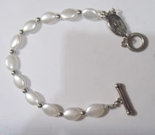 1980s vintage Catholic Saint Pergerine faux pearls Healer bracelet 53465