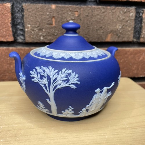 Wedgwood Jasperware Cobalt Blue Teapot, Creamer & Covered Sugar Set Miniature - Picture 7 of 12