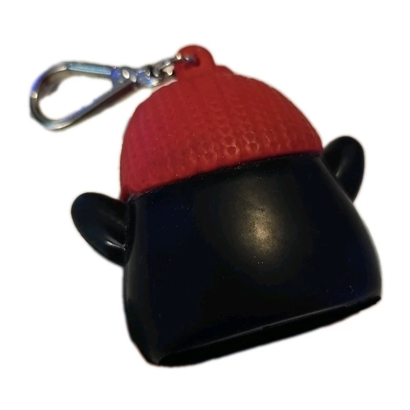 Bath & Body Works 圣诞假期 PomPom 帽子企鹅 PocketBac 托座钥匙扣 — 第 3/4 张图片