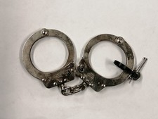 Hiatts Handcuffs Chain Cuffs - With Key Collectables