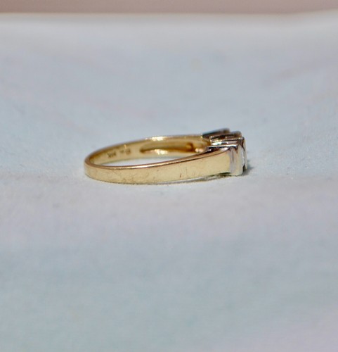 Vintage 14k Solid Gold Natural Diamond Ring - 3 Stone Band Row Yellow Gold - Picture 4 of 10