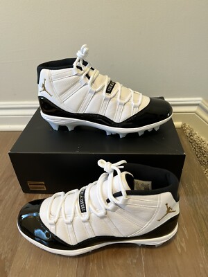 Crampons de football Nike Air Jordan 11 Gratitude Mid TD XI FV5374