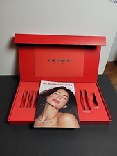 Kylie Jenner Cosméticos Rojo Colección Vacaciones Caja de Regalo 18.5 x 10 x 1 + Libro Raro