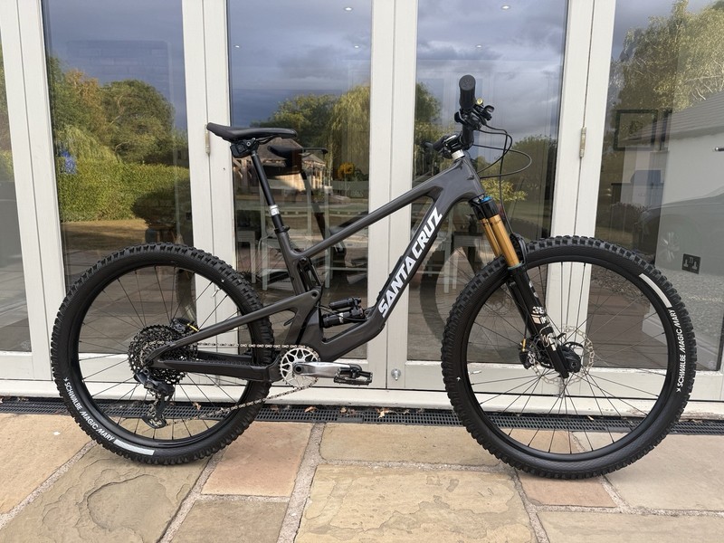 Santa Cruz Bronson C 2024 L ‘Matte Dark Matter’ heavily Upgraded