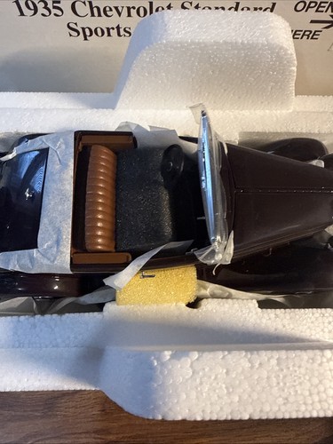 1935 Chevrolet Standard Sports Roadster Danbury Mint 1:24 Die-cast Car New - Picture 9 of 24