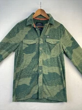 ThirtyTwo Apparel Green Camo Snowboarding Fleece Shirt Size Small Button Up EUC