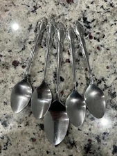 Vintage International Silver Interlude Pattern 5pcs – 4 teaspoons, 1 soup spoon