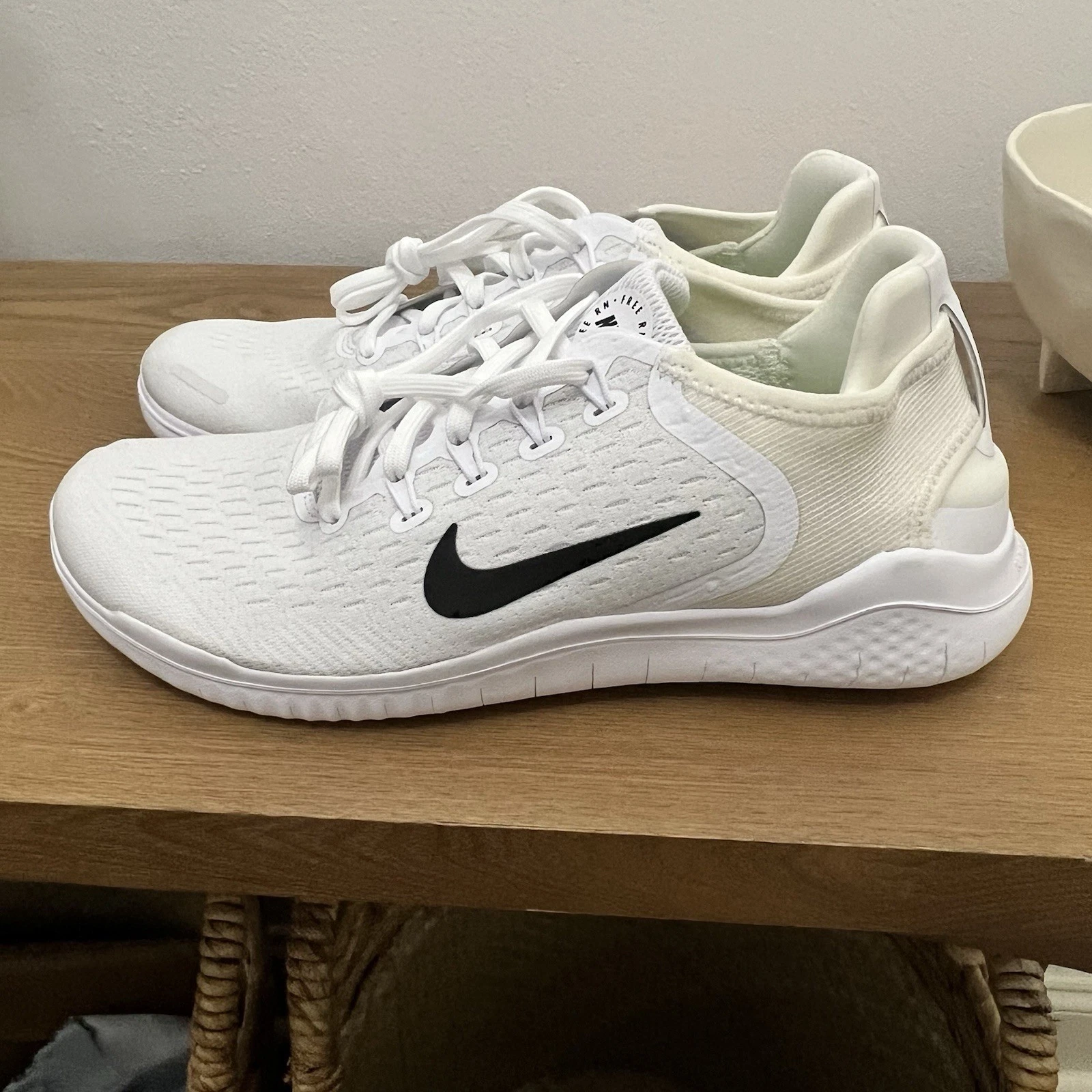 Nike Free Women’s size 10 RN 2018 White Black Running Shoes 942837 100