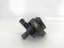 Pompe à eau Mercedes 320