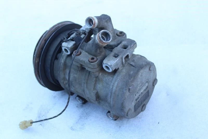 Toyota Supra 1983 compresor de aire acondicionado Foto 2 de 4