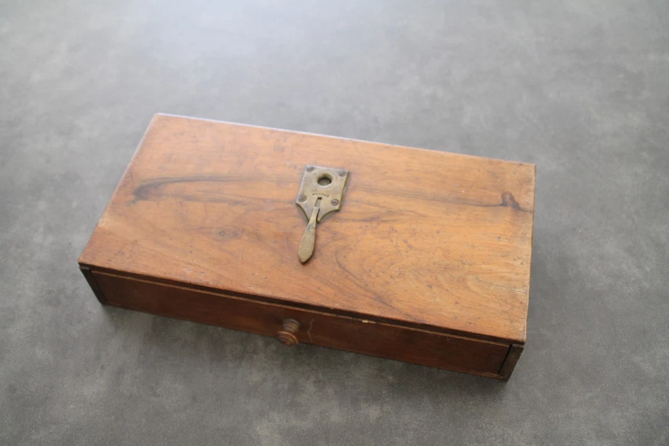 ANCIENNE PETITE BALANCE TRÉBUCHET 19 ème EN BOIS ET LAITON - BOITE D’ORIGINE - Photo 3/4