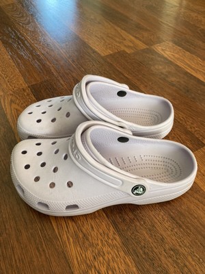 j4 size crocs