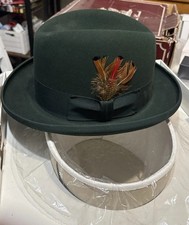 Elegante Green Fedora with Feather Accent 7sz Barely Worn Excellent Condition