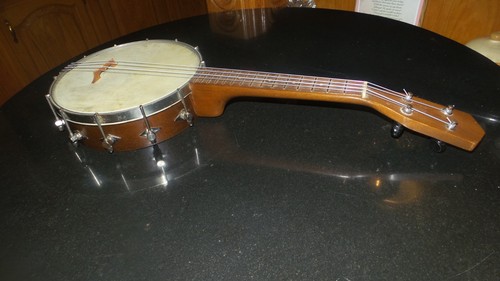 Vintage Banjo Ukulele, Soprano, Mahogany, Very old