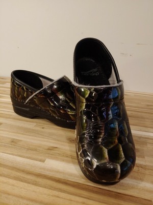 dansko sandals size 35