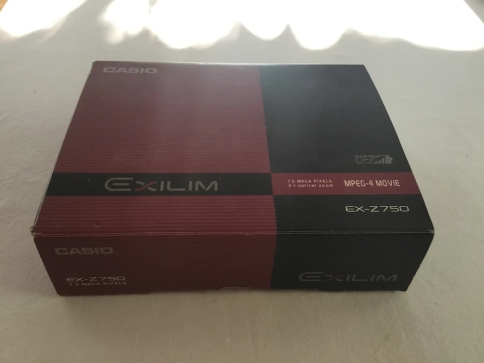 Casio Exilim Z750, 7.2 Megapixel, 3xOptical Zoom, incl. Zubehörpaket im OKT