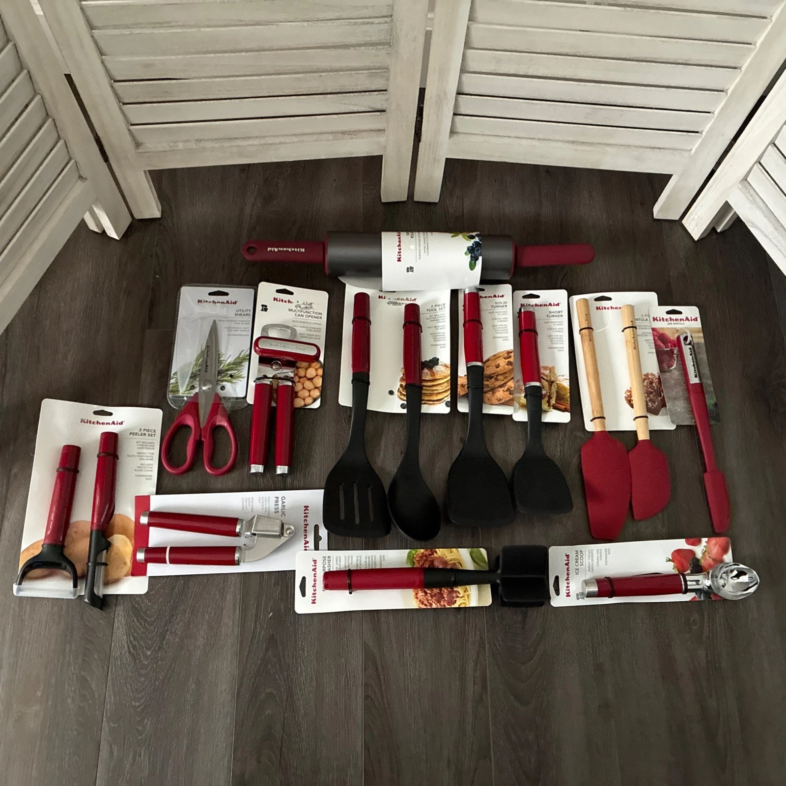 New KitchenAid Empire Red 16 Pc Utensils Spatula Shears Peelers Spoon Lifters
Opens in a new window