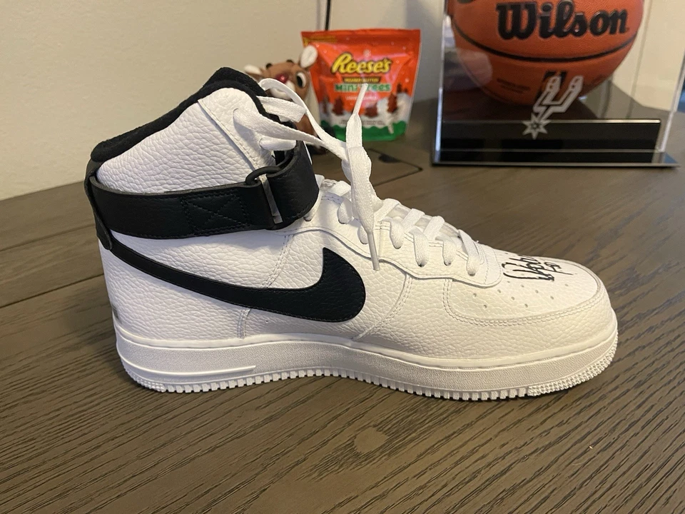 Zapatos Nike Autógrafos David Robinson San Antonio Spurs (Certificados Beckett). Foto 3 de 4