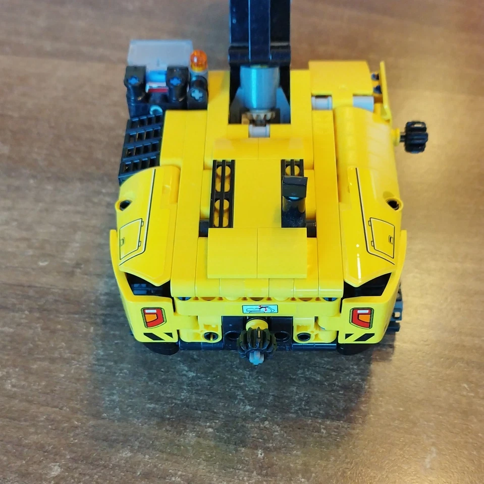 LEGO Technic 42121 Heavy-Duty Excavator, foto 3 di 4