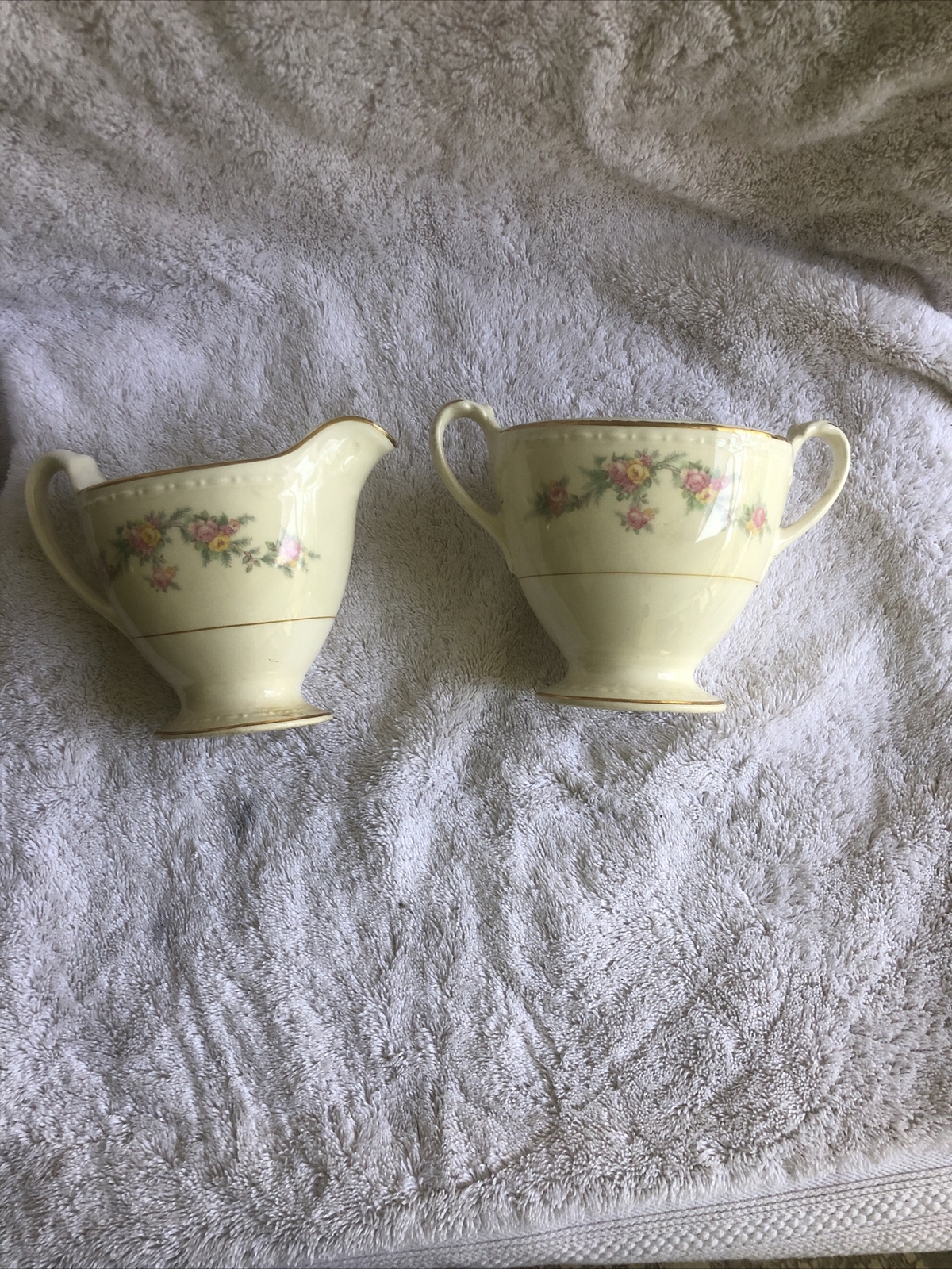 1950’s Homer Laughlin Eggshell Georgian creamer & sugar(no lid) set H50N5