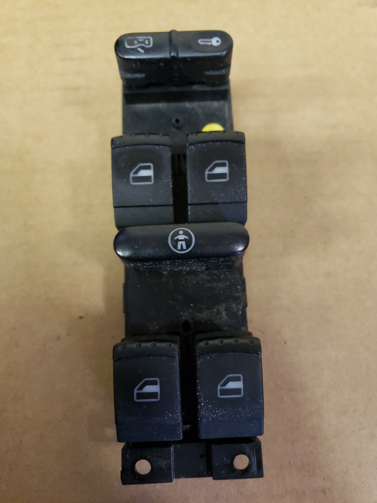 02 VW JETTA LEFT DRIVER SIDE MASTER POWER WINDOW/LOCK SWITCH